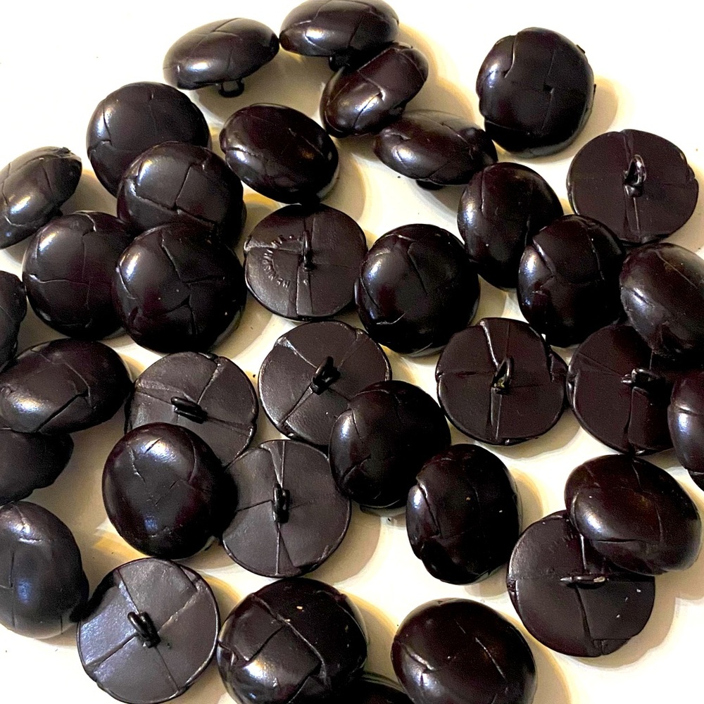 NEW PACKAGE of 50 Buttons, Dark Brown, Made in Jamaica - Picture 2 of 3